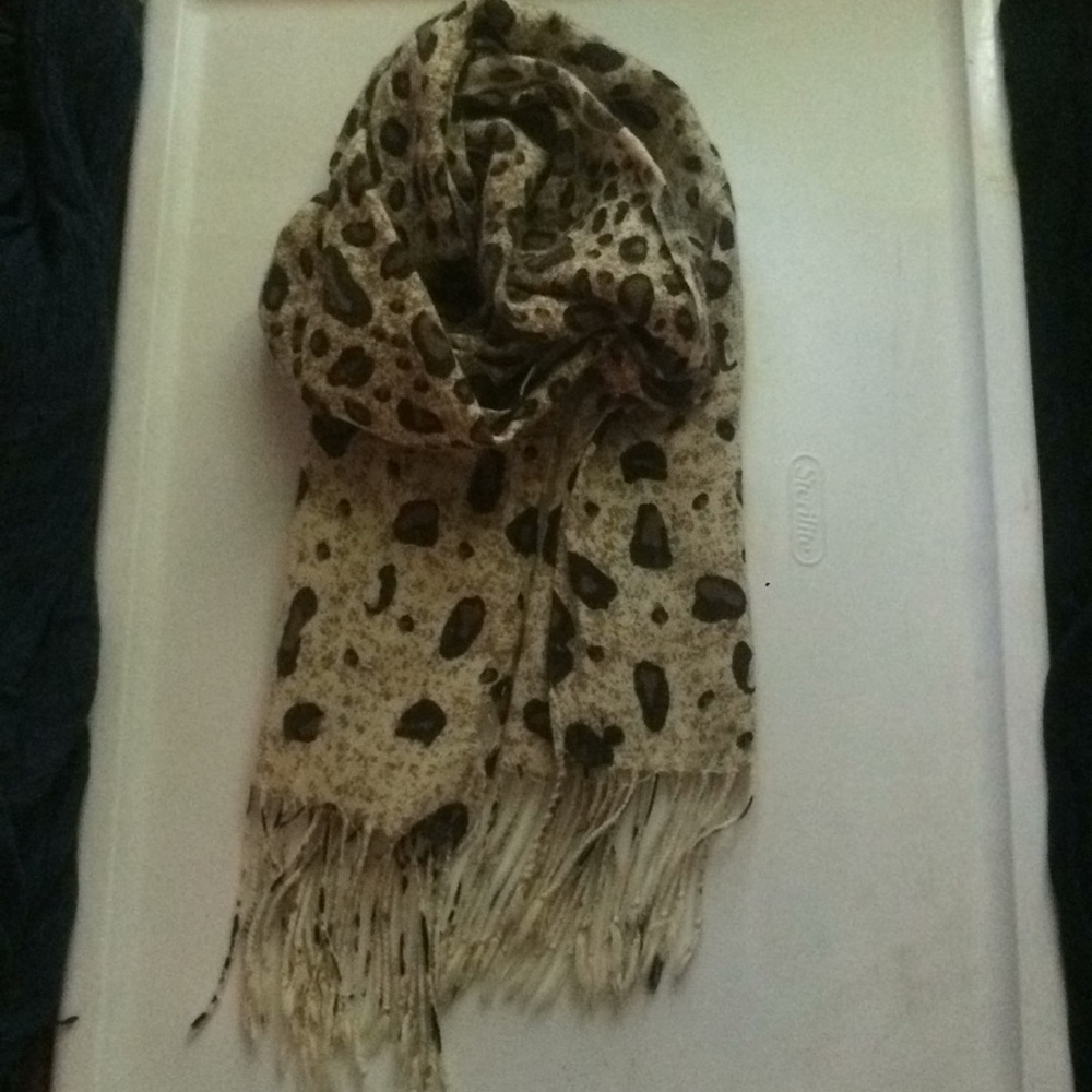 Leopard print scarf